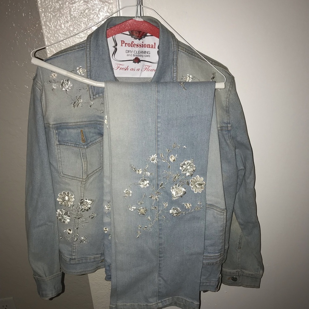 Women’s Jean Suit - Picture 2 of 5